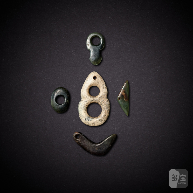 Six jade wares, Neolithic period, Hongshan culture | 新石器時代 紅山文化 玉器六件 - 图2